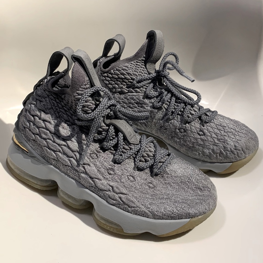 Nike Lebron 15 City Edition Grey - 5.5 youth